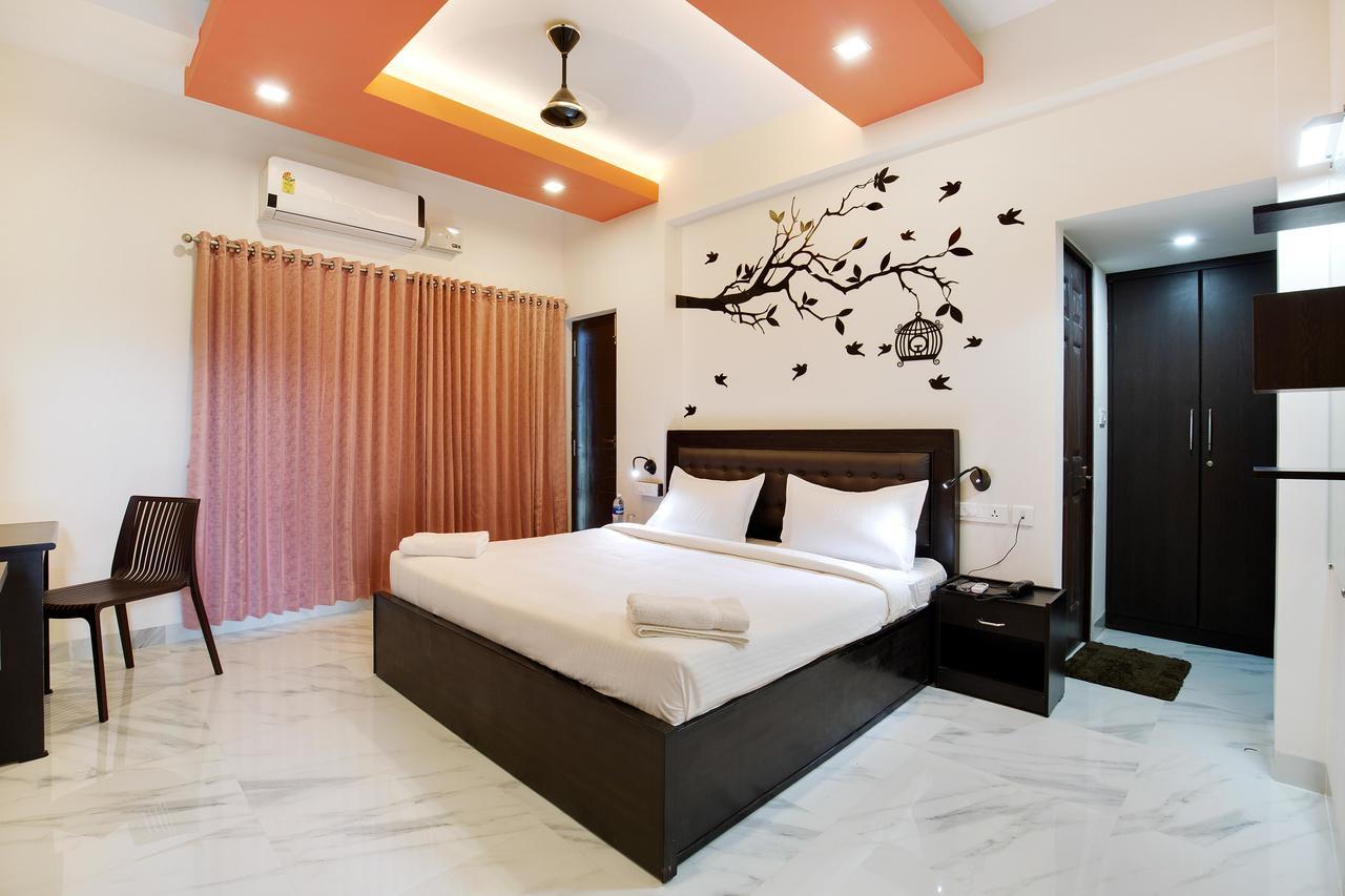 Crystal Lake Suites Коимбатур Экстерьер фото