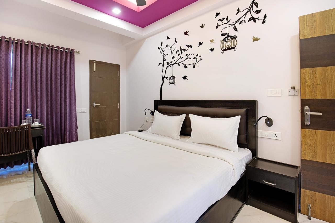 Crystal Lake Suites Коимбатур Экстерьер фото