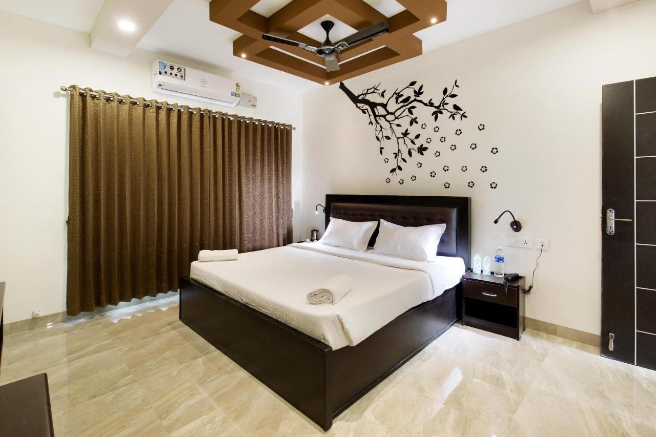 Crystal Lake Suites Коимбатур Экстерьер фото